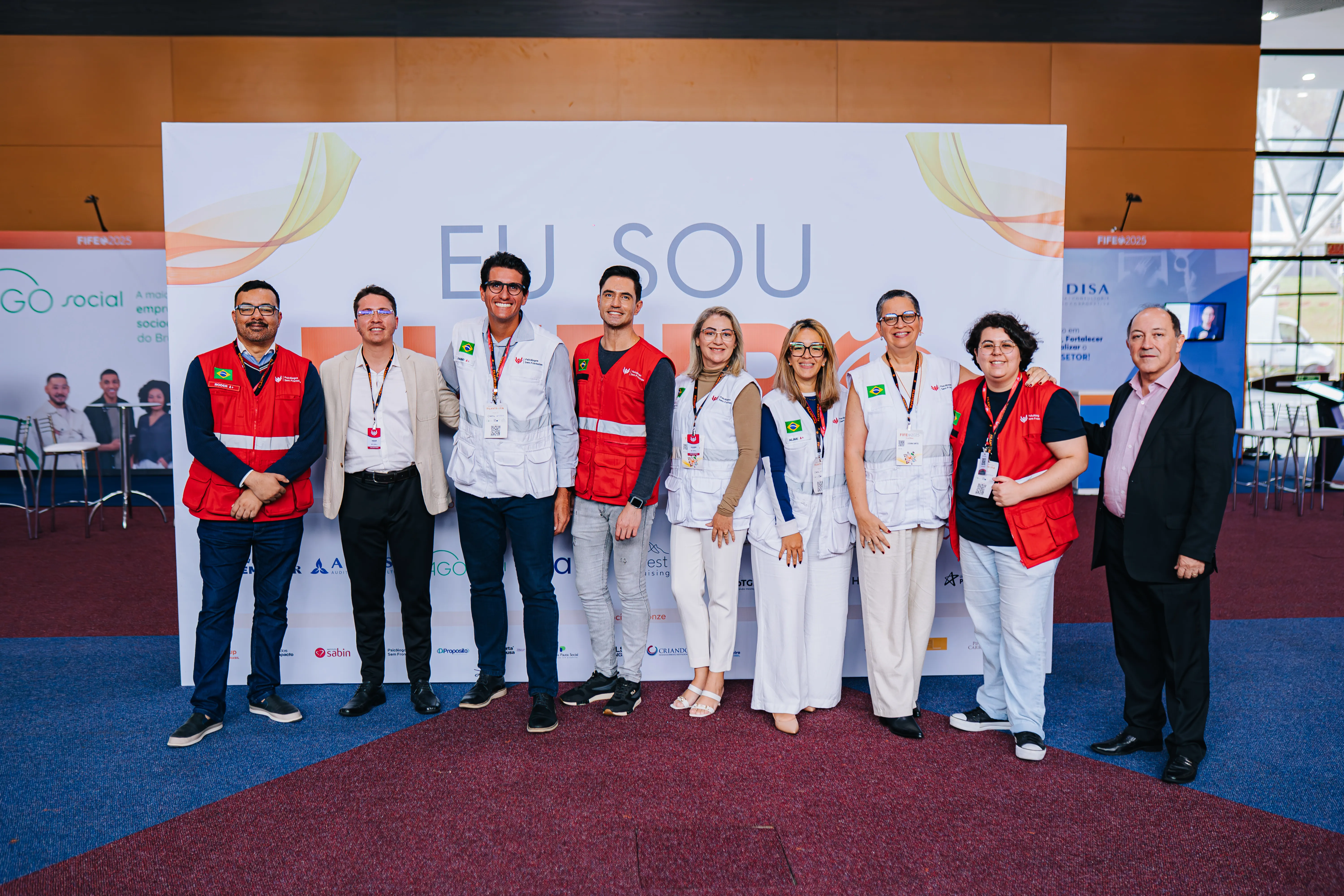 Psicólogos Sem Fronteiras closes the year with a special live event for International Volunteer Day: stories, impact, and purpose